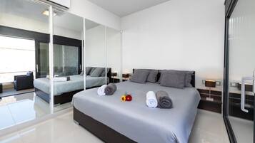 Schreibtisch, Bügeleisen/Bügelbrett, kostenloses WLAN, Bettwäsche