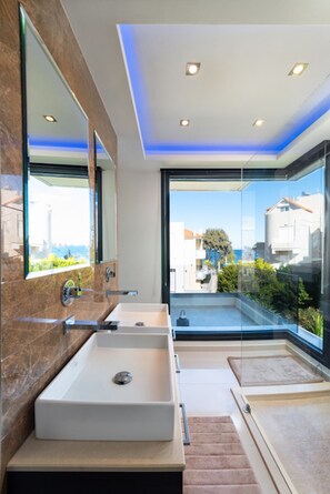 Hair dryer, towels - Ixia Breeze 2 Villa, 3 bedroom en-suite, pool (Ialisos)