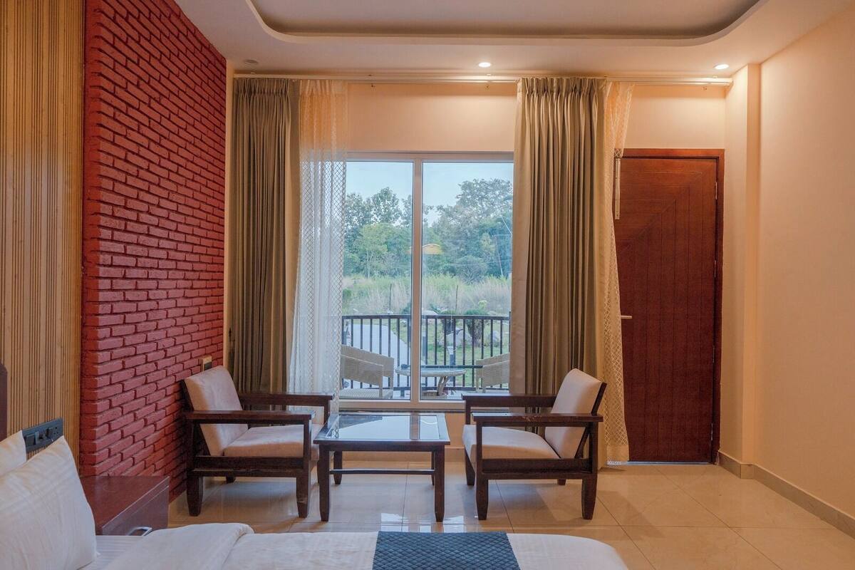 Desk, laptop workspace, free WiFi, wheelchair access