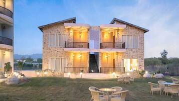 Fachada da propriedade