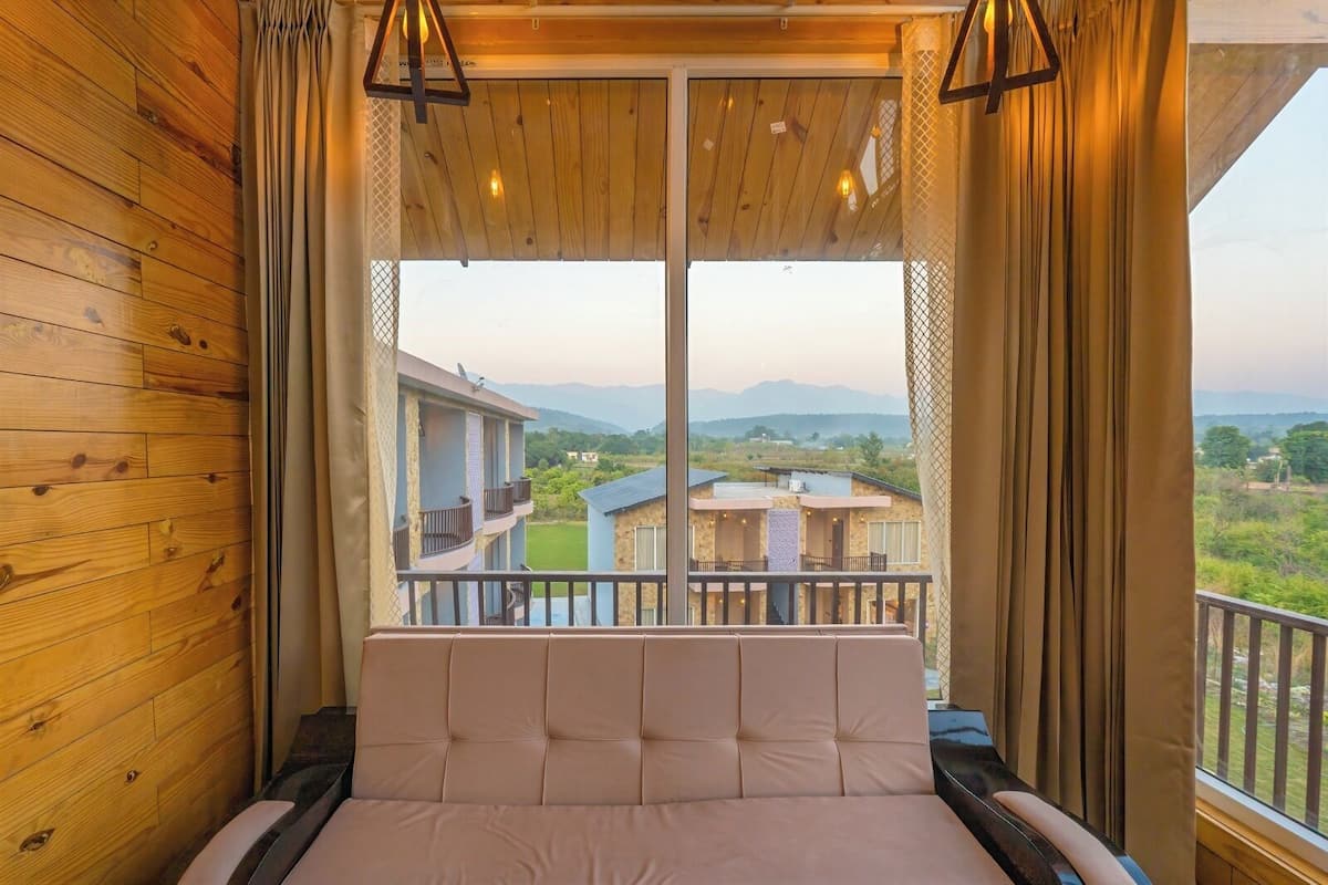 Presidential Room | Desk, laptop workspace, free WiFi, wheelchair access