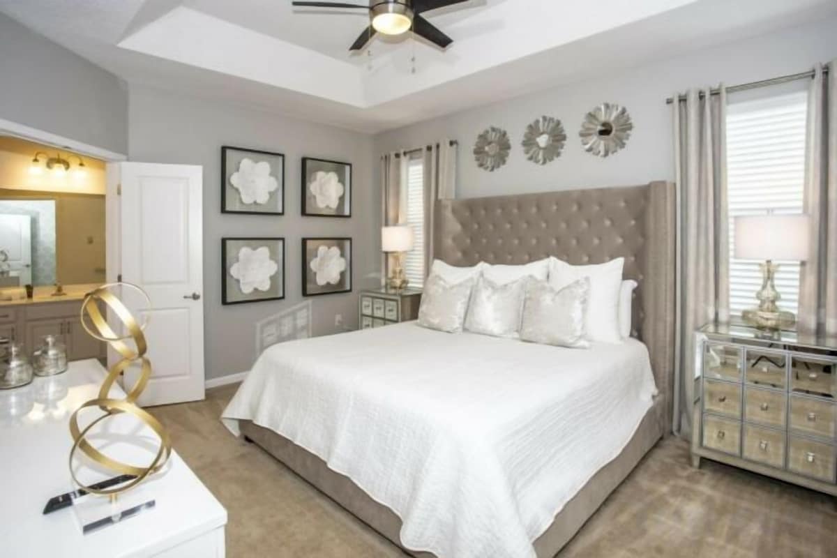 Seven-Bedroom Apartment
