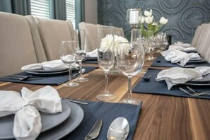 Restaurant - Sonoma Resort7 Bedroom Vacation Home 2606YA (Kissimmee)