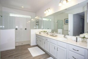 Room - Sonoma Resort7 Bedroom Vacation Home 2606YA (Kissimmee)