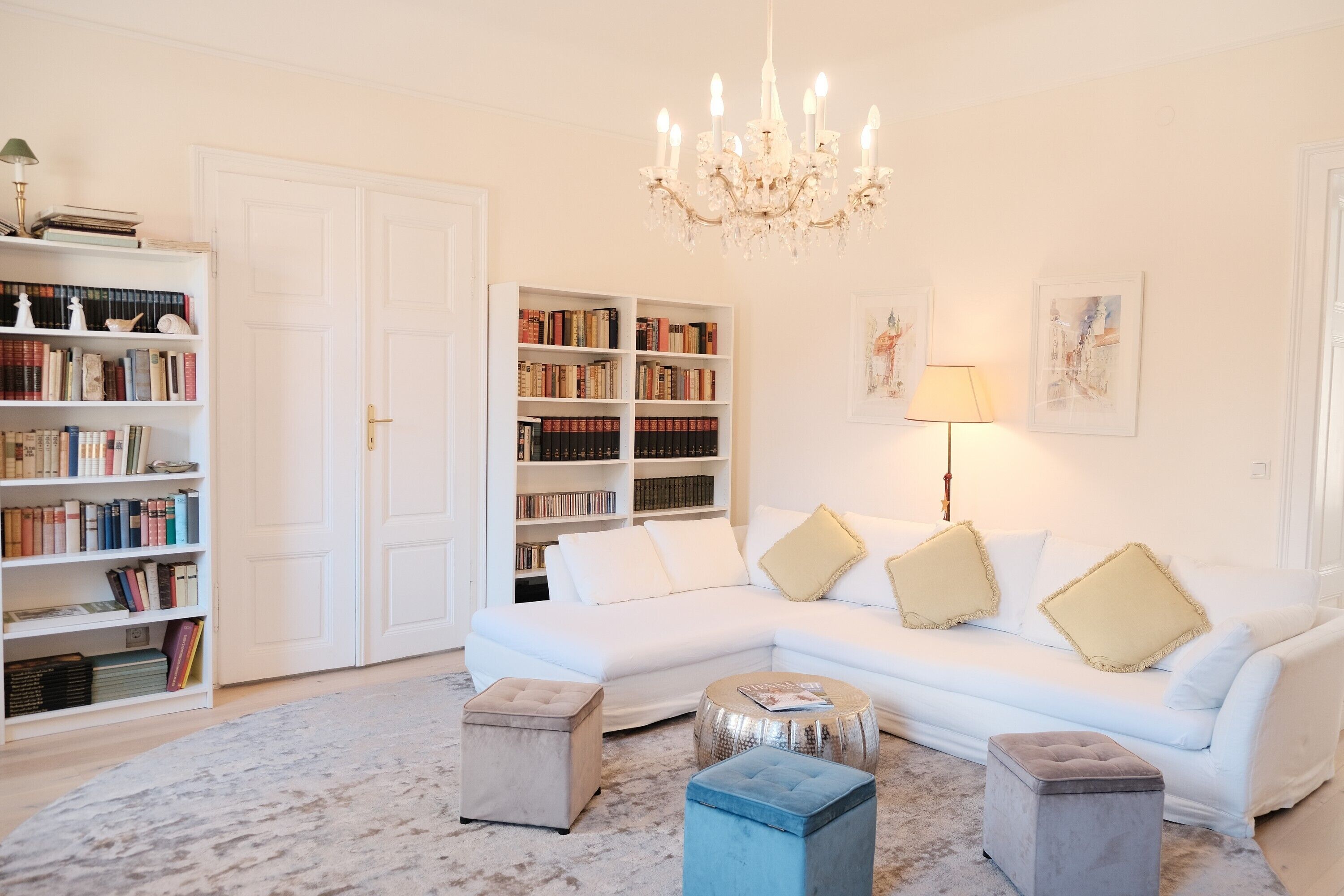 Télévision, lecteur de DVD, chaîne hi-fi