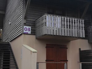 Exterior detail - Duplex for 8 people in Super-Besse with pool (Besse-et-Saint-Anastaise-Super Besse)