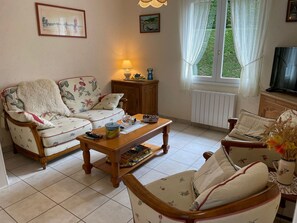 TV - Spacious house 8 people, peaceful, Gulf of Morbihan, pets allowed (Sarzeau)