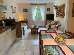 Dining - Spacious house 8 people, peaceful, Gulf of Morbihan, pets allowed (Sarzeau)