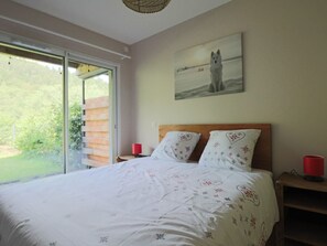 2 bedrooms, free WiFi - Accessible PMR apartment with garden and covered parking, close to slopes (Mont-Dore)