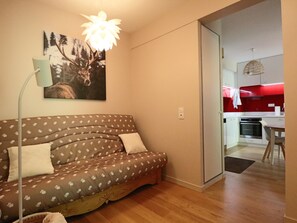 TV - Accessible PMR apartment with garden and covered parking, close to slopes (Mont-Dore)