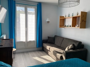 TV - Spacious apartment in the center of La Bourboule (La Bourboule)