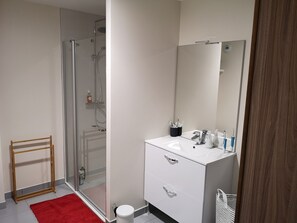Hair dryer - 2-room apartment with garden and parking, near Spa and ski resort (Mont-Dore)