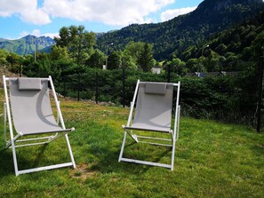 Property grounds - 2-room apartment with garden and parking, near Spa and ski resort (Mont-Dore)
