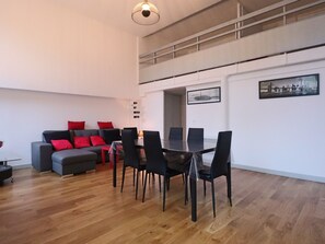 Dining - Bright city-center loft, near thermal baths, for 4 guests (La Bourboule)