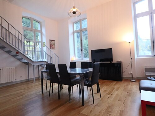 Bright city-center loft, near thermal baths, for 4 guests