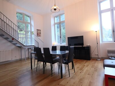 Bright city-center loft, near thermal baths, for 4 guests