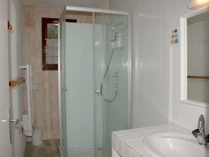 Bathroom - Cozy 2-bedroom apartment in Mont-Dore, pets allowed (Mont-Dore)