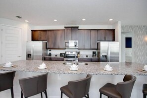 Room - Stylish Family Home Sleeps 22 Enc101 (Kissimmee)