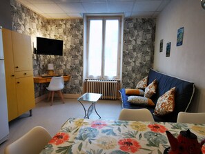 TV - Apartment for 6 in La Bourboule with WiFi (La Bourboule)