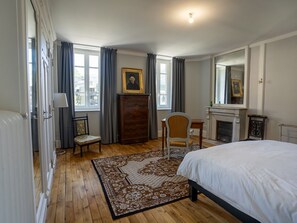 9 habitaciones y wifi gratis 