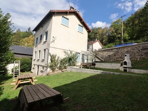 Outdoor dining - Les Agapanthes Apartment, 3*, 5 pers, Enclosed Garden, Concierge (La Bourboule)