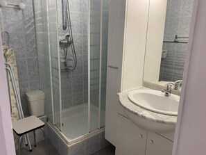 Hair dryer - Cozy apartment in La Bourboule center, for 4 guests (La Bourboule)