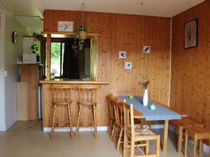 Dining - Cozy apartment, pets allowed, concierge service (Mont-Dore)