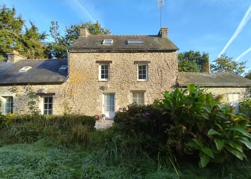 Hotel room 2 pas de pont aven;concarneau. Offering wellness activities.