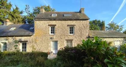 Hotel room 2 pas de pont aven;concarneau. Offering wellness activities.