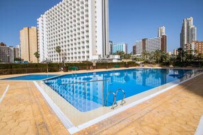 Pool - Sunny Benidorm stay with pool, AC & parking, 550 metres from Playa de Levante (Benidorm)