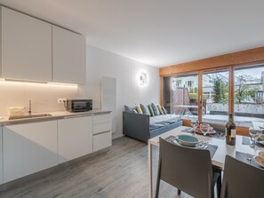 Interior - Central apartment with terrace, parking, 4 pers. (Chamonix-Mont-Blanc)