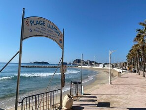 On the beach - Peaceful apartment in La Ciotat, beachfront, with parking (La Ciotat)