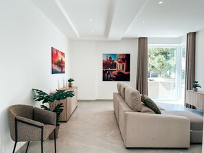 TV - Modern Escape Villa with Pool by ArcoCollection (St. Julian`s)
