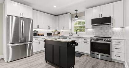 NEW 4BR Home | Great for Groups & Extended Visits