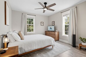 4 soveværelser, strygejern/strygebræt, internetforbindelse, sengetøj