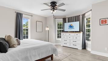 4 habitaciones, tabla de planchar con plancha y acceso a internet