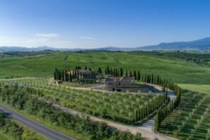 Aerial view - Agriturismo Bonello Flat 1 Bedroom Apartment with Pool, Garden and Wi-Fi (Pienza)