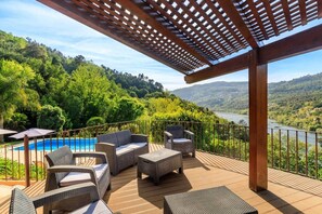 Terrace/patio - Villa in the Douro - Quinta de Pias. Perfect for families! (Espadanedo)