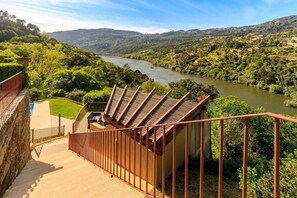 Property grounds - Villa in the Douro - Quinta de Pias. Perfect for families! (Espadanedo)