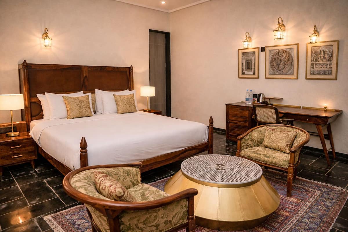 Chambre luxueuse | Bureau, fer et planche Ă repasser, accĂšs au Wi-Fi (inclus)