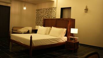 Meja kerja, setrika/meja setrika, dan Wi-Fi gratis