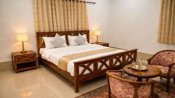 Deluxe Mountain View Room on Ground Floor | Desk, iron/ironing board, free WiFi, bed sheets