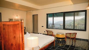 Dubbelrum - 1 kingsize-säng - balkong - utsikt mot bergen | Rumsbekvämlighet