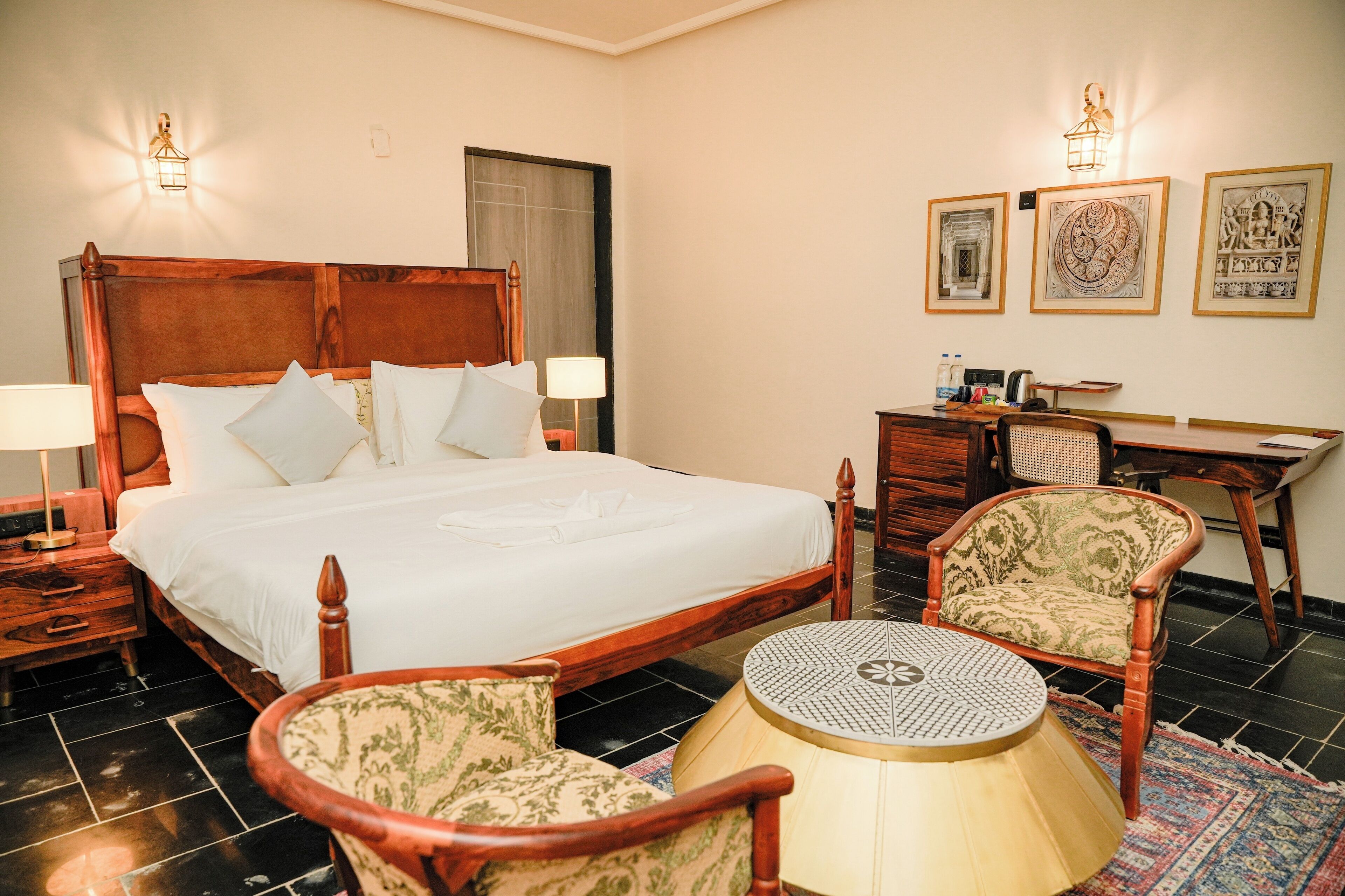 Quarto superluxo | Escrivaninha, ferros/tábuas de passar roupa, Wi-Fi de cortesia