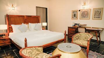 Quarto superluxo | Escrivaninha, ferros/tábuas de passar roupa, Wi-Fi de cortesia