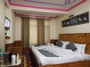 Luxury Twin Room | Free WiFi