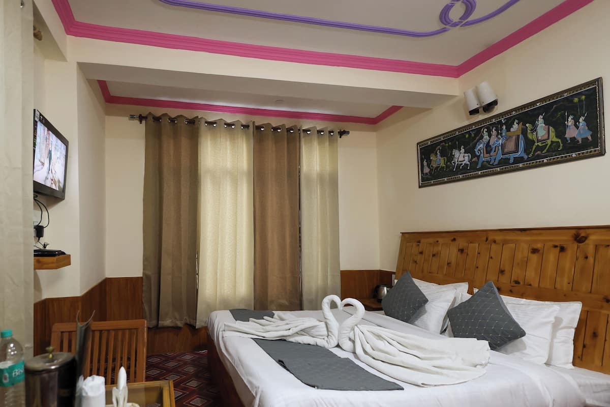 Luxury Double Room, 1 King Bed, Terrace, Garden View | Egyptian cotton sheets, premium bedding, down duvets