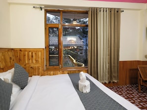 Luxury Double Room, 1 Double Bed, Terrace, Mountainside | Egyptian cotton sheets, premium bedding, down duvets