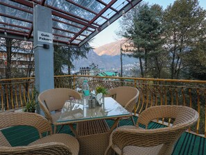 Restaurant - Elysian heights (Manali)