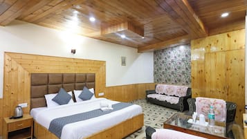 Luxury Double Room, 1 King Bed, Balcony, River View | Egyptian cotton sheets, premium bedding, down duvets